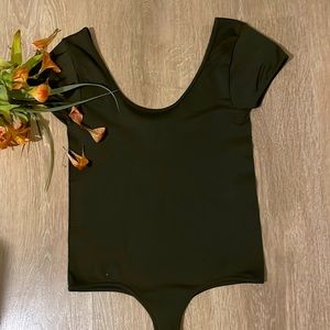 Olive green crew cut neck bodysuit. Size:M (runs small)